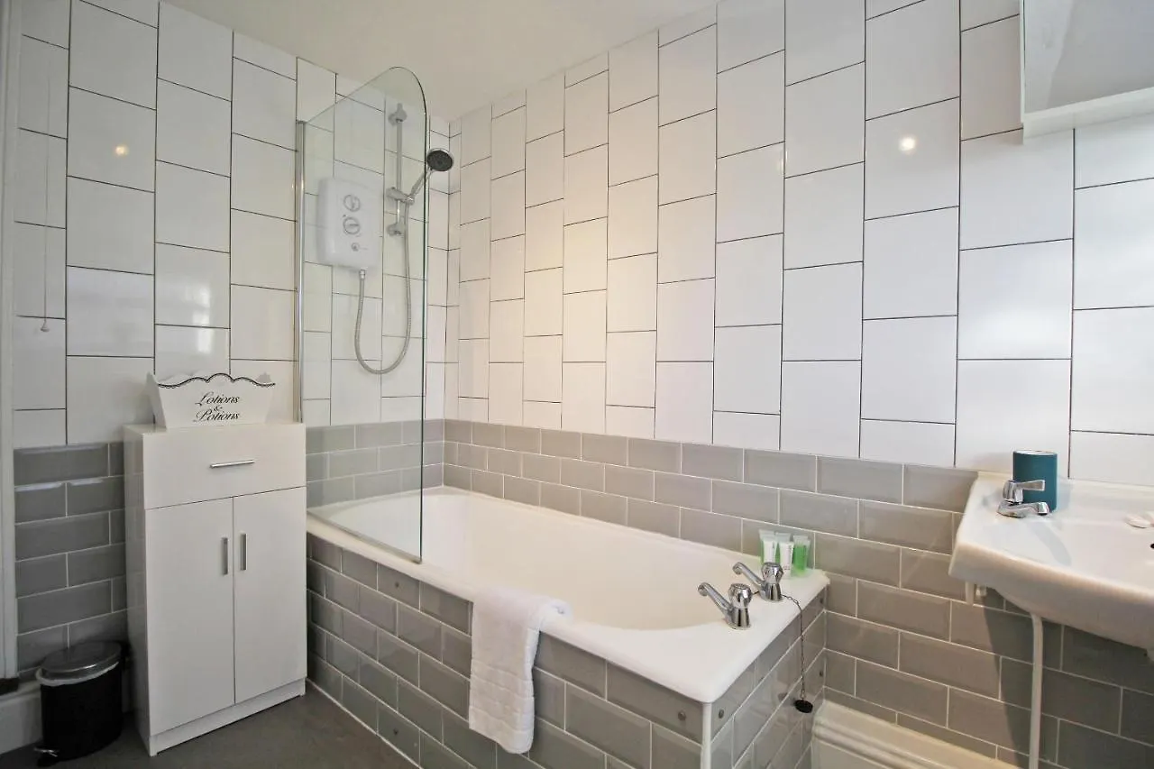 2 Bed, Up To 6 Guests Near Chester City Centre United Kingdom