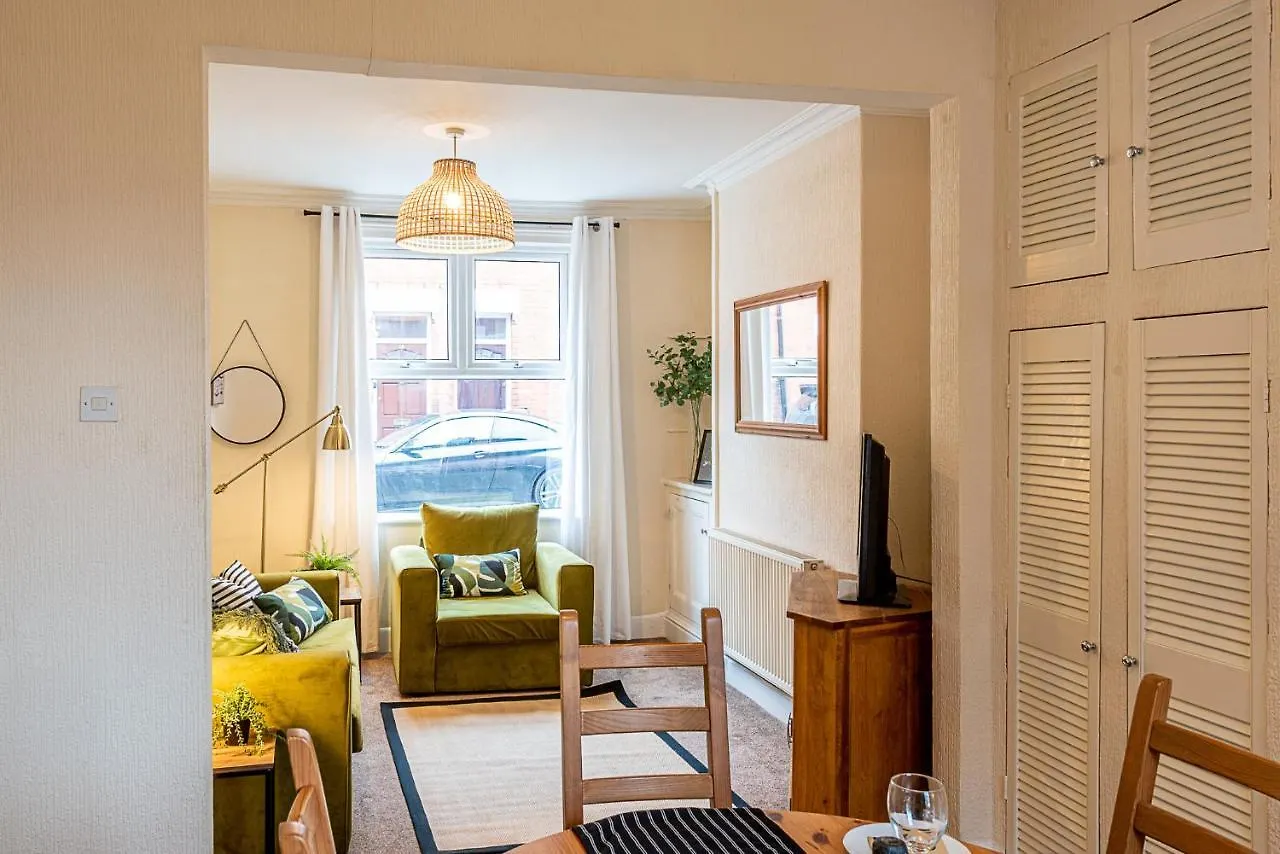 Apartment 2 Bed, Up To 6 Guests Near Chester City Centre
