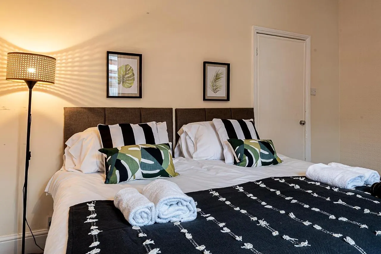 2 Bed, Up To 6 Guests Near Chester City Centre United Kingdom