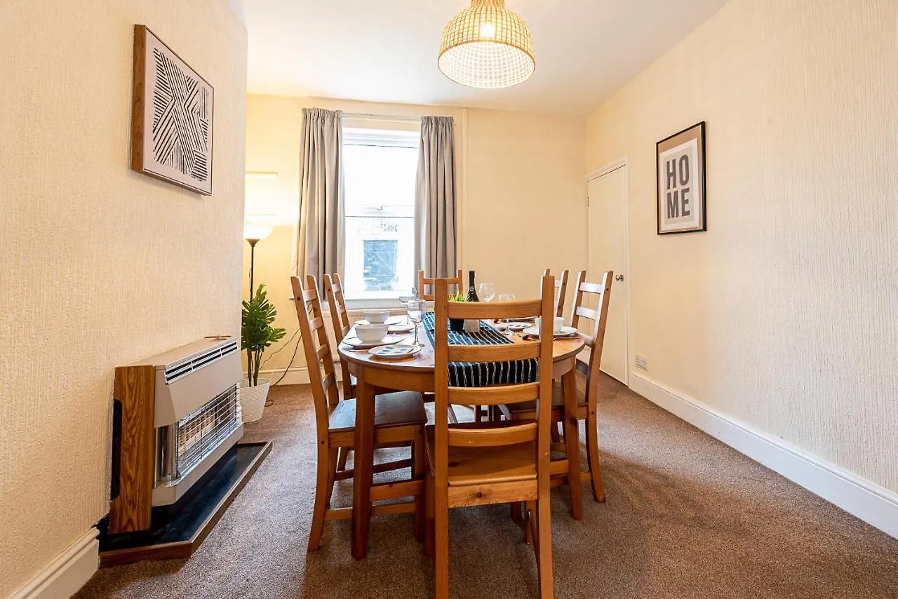 Apartment 2 Bed, Up To 6 Guests Near Chester City Centre